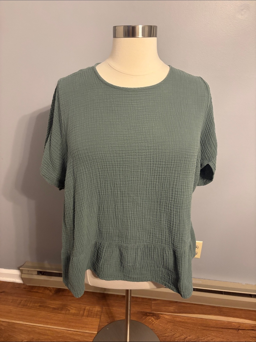 torrid Sage Green Textured Short Sleeve Top